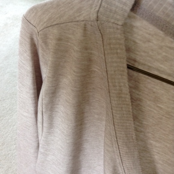 Athleta encore wrap top taupe - Picture 3 of 4